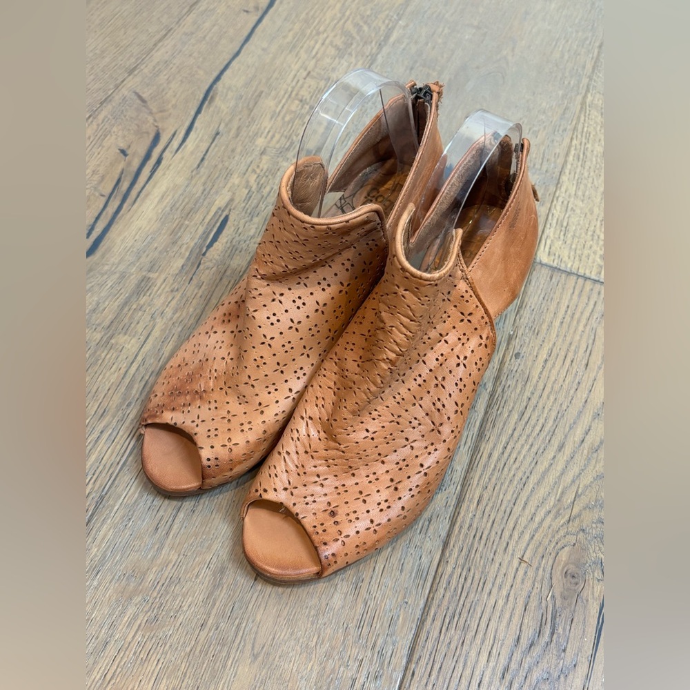 Anthropologie Coque Terra Poet Open Toed Leather Bootie Women’s Size 10, Euro 41